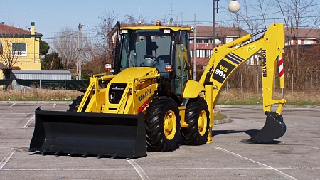  Экскаватор-погрузчик Komatsu WB93S-5 арт. 10000036 низкие цены 